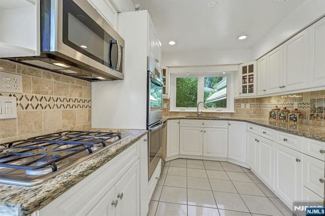 10 Shaw Road, Woodcliff Lake, NJ 07677