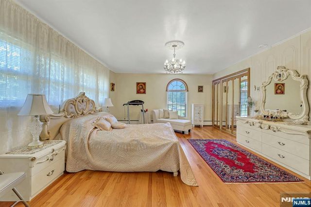 10 Shaw Road, Woodcliff Lake, NJ 07677