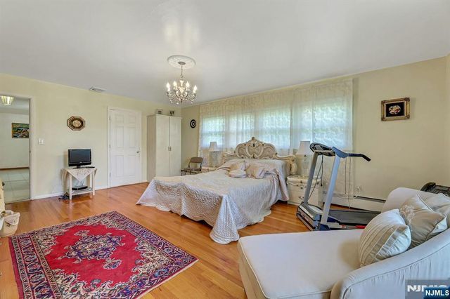 10 Shaw Road, Woodcliff Lake, NJ 07677
