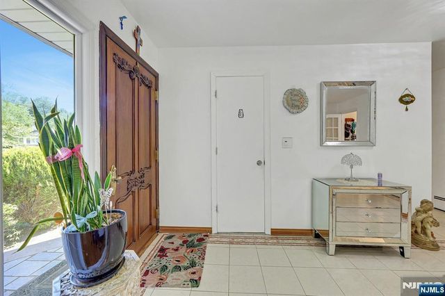 10 Shaw Road, Woodcliff Lake, NJ 07677