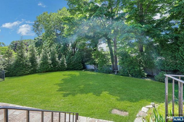 10 Shaw Road, Woodcliff Lake, NJ 07677
