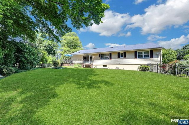 10 Shaw Road, Woodcliff Lake, NJ 07677