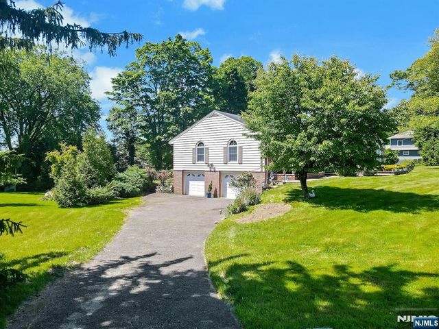 10 Shaw Road, Woodcliff Lake, NJ 07677