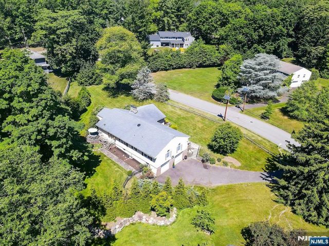 10 Shaw Road, Woodcliff Lake, NJ 07677