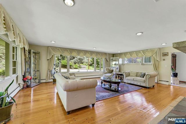 10 Shaw Road, Woodcliff Lake, NJ 07677