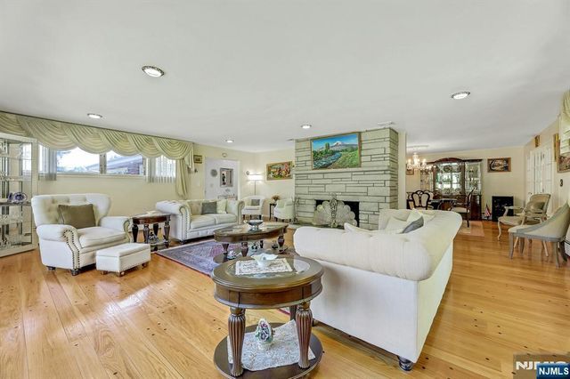 10 Shaw Road, Woodcliff Lake, NJ 07677