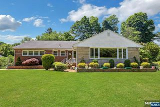 10 Shaw Road, Woodcliff Lake, NJ 07677