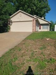 5651 S Xenophon Avenue, Tulsa, OK 74107
