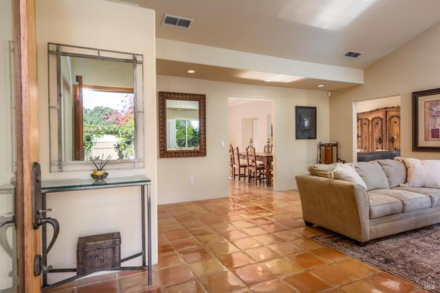 3200 Twin Oaks Dr, Napa, CA 94558