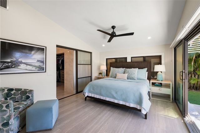 1820 Holiday LN, Naples, FL 34104