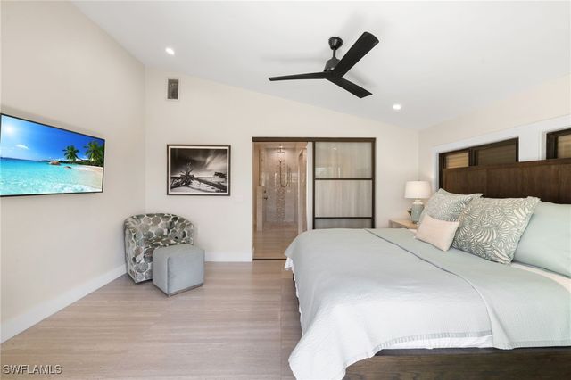 1820 Holiday LN, Naples, FL 34104