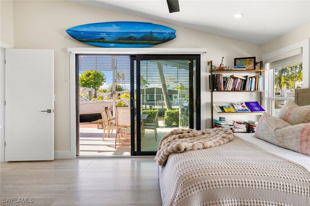 1820 Holiday LN, Naples, FL 34104