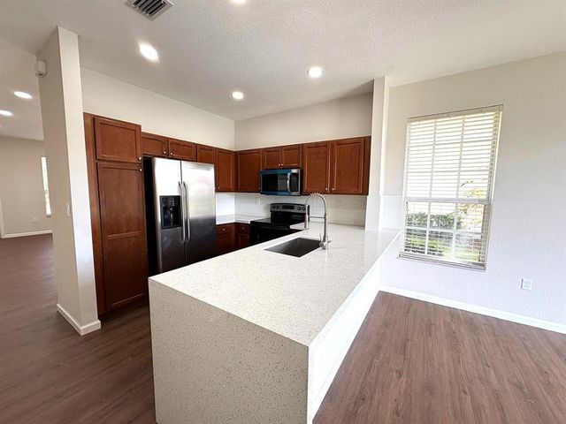3245 NW 31st Terrace, Oakland Park, FL 33309