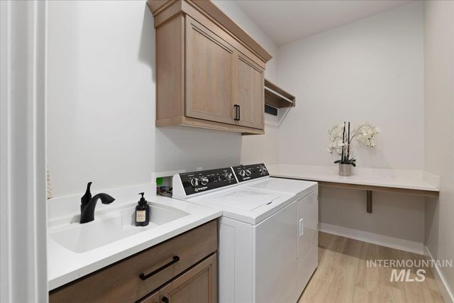 8749 W Suttle Lake Dr, Boise, ID 83714