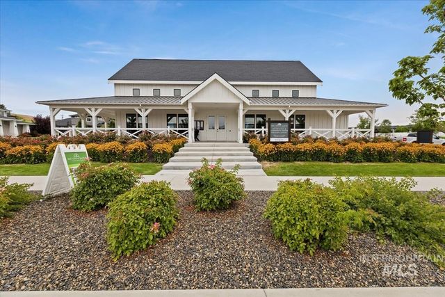 8749 W Suttle Lake Dr, Boise, ID 83714