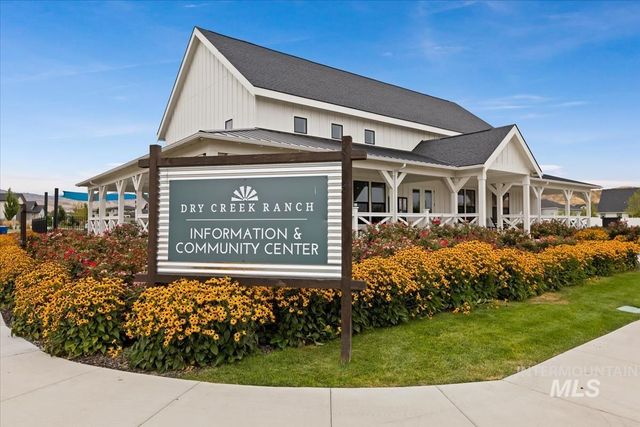 8749 W Suttle Lake Dr, Boise, ID 83714