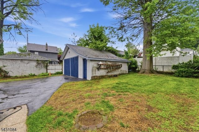 1142 Stasia St, Teaneck Twp., NJ 07666
