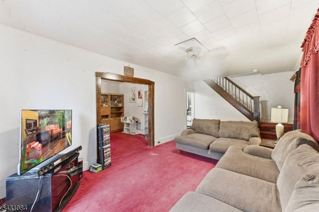 1142 Stasia St, Teaneck Twp., NJ 07666