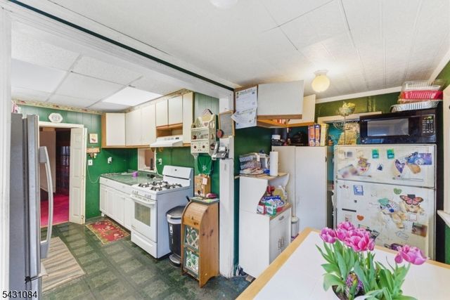 1142 Stasia St, Teaneck Twp., NJ 07666