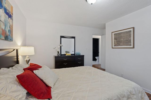 2381 Pagel Road, Mendota Heights, MN 55120