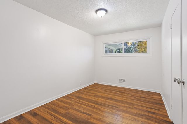 2381 Pagel Road, Mendota Heights, MN 55120