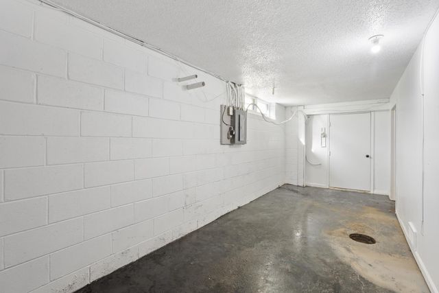 2381 Pagel Road, Mendota Heights, MN 55120