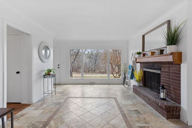 2381 Pagel Road, Mendota Heights, MN 55120