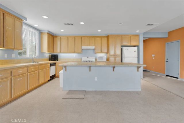 13816 Grant, Oak Hills, CA 92344