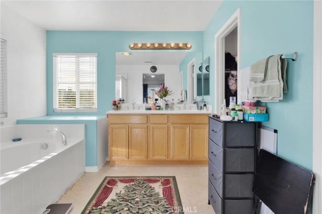 13816 Grant, Oak Hills, CA 92344