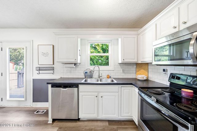 328 Deer Park Way, Mt Washington, KY 40047