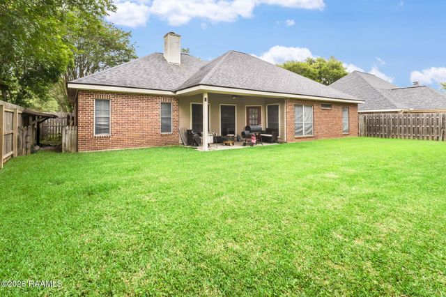 102 Doncaster Circle, Youngsville, LA 70592