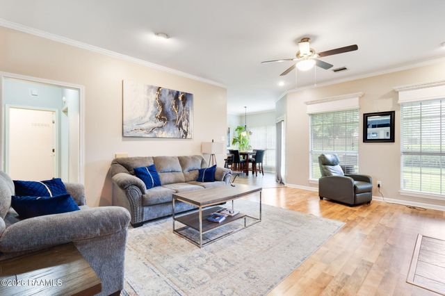 102 Doncaster Circle, Youngsville, LA 70592