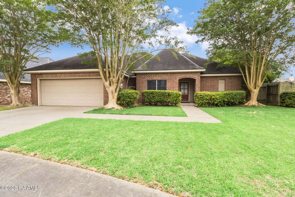 102 Doncaster Circle, Youngsville, LA 70592