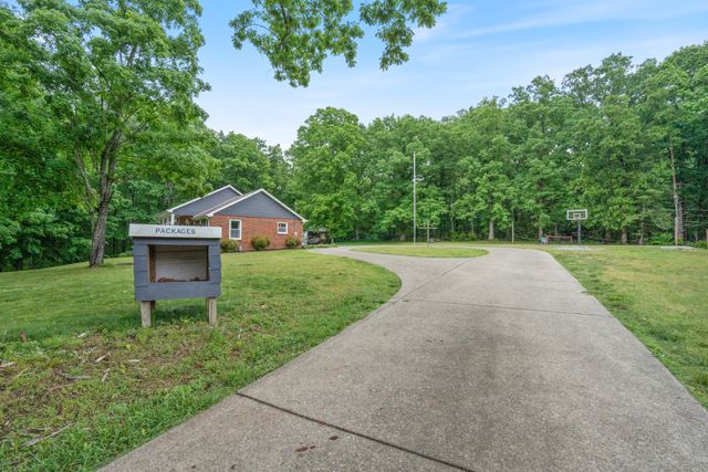 216 Rouse Rd, Dickson, TN 37055