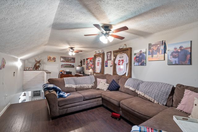 216 Rouse Rd, Dickson, TN 37055