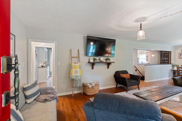 216 Rouse Rd, Dickson, TN 37055