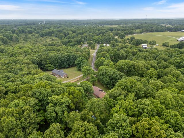 216 Rouse Rd, Dickson, TN 37055