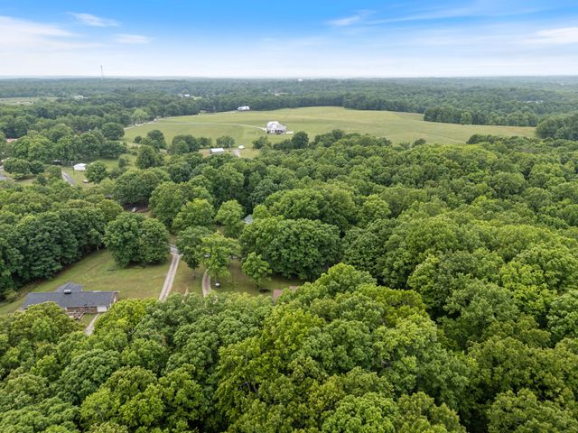 216 Rouse Rd, Dickson, TN 37055