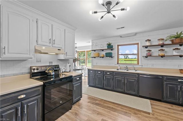1633 Head Of River RD, Chesapeake, VA 23322
