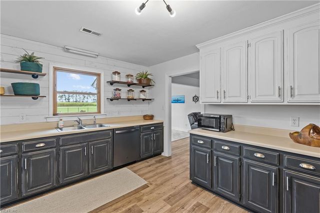 1633 Head Of River RD, Chesapeake, VA 23322