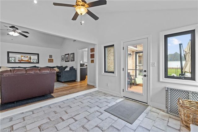 1633 Head Of River RD, Chesapeake, VA 23322