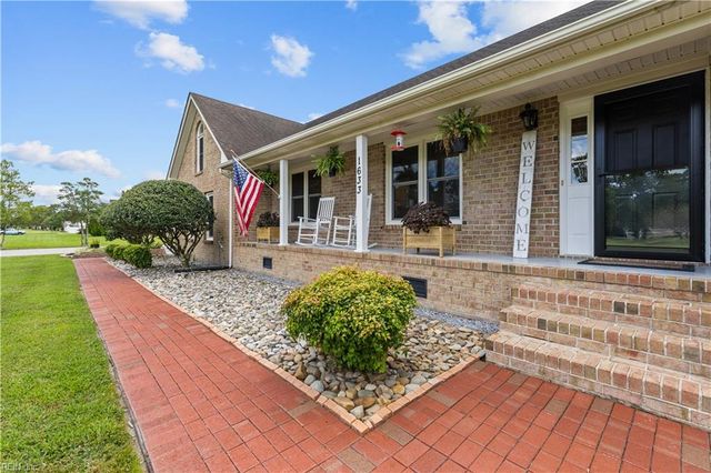 1633 Head Of River RD, Chesapeake, VA 23322