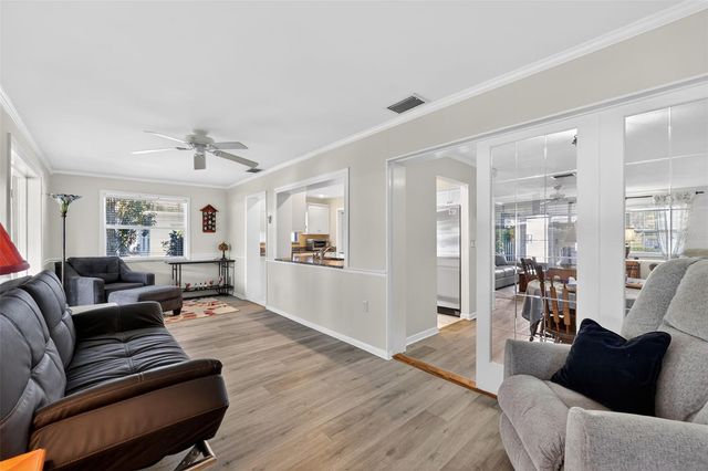 9208 142ND STREET, Seminole, FL 33776