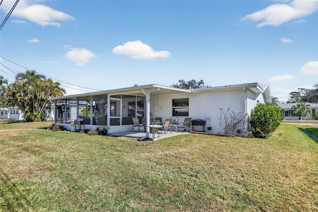 9208 142ND STREET, Seminole, FL 33776