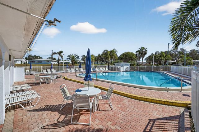 9208 142ND STREET, Seminole, FL 33776