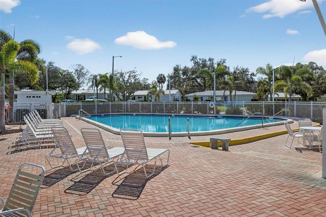 9208 142ND STREET, Seminole, FL 33776