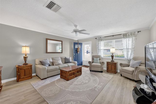 9208 142ND STREET, Seminole, FL 33776