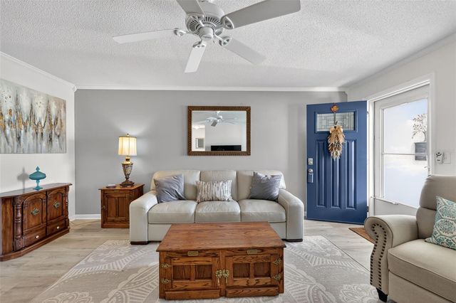 9208 142ND STREET, Seminole, FL 33776