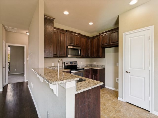 4009 Kensington Drive, Sanger, TX 76266