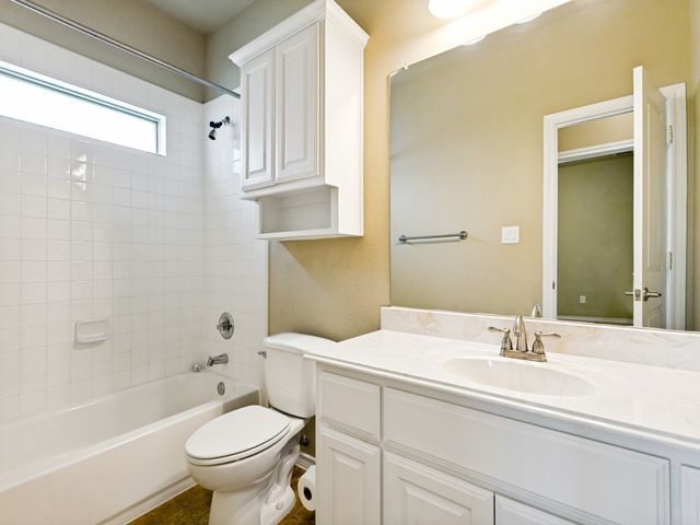 4009 Kensington Drive, Sanger, TX 76266